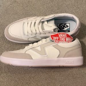 NWT Vans Lace Up V-Sneakers